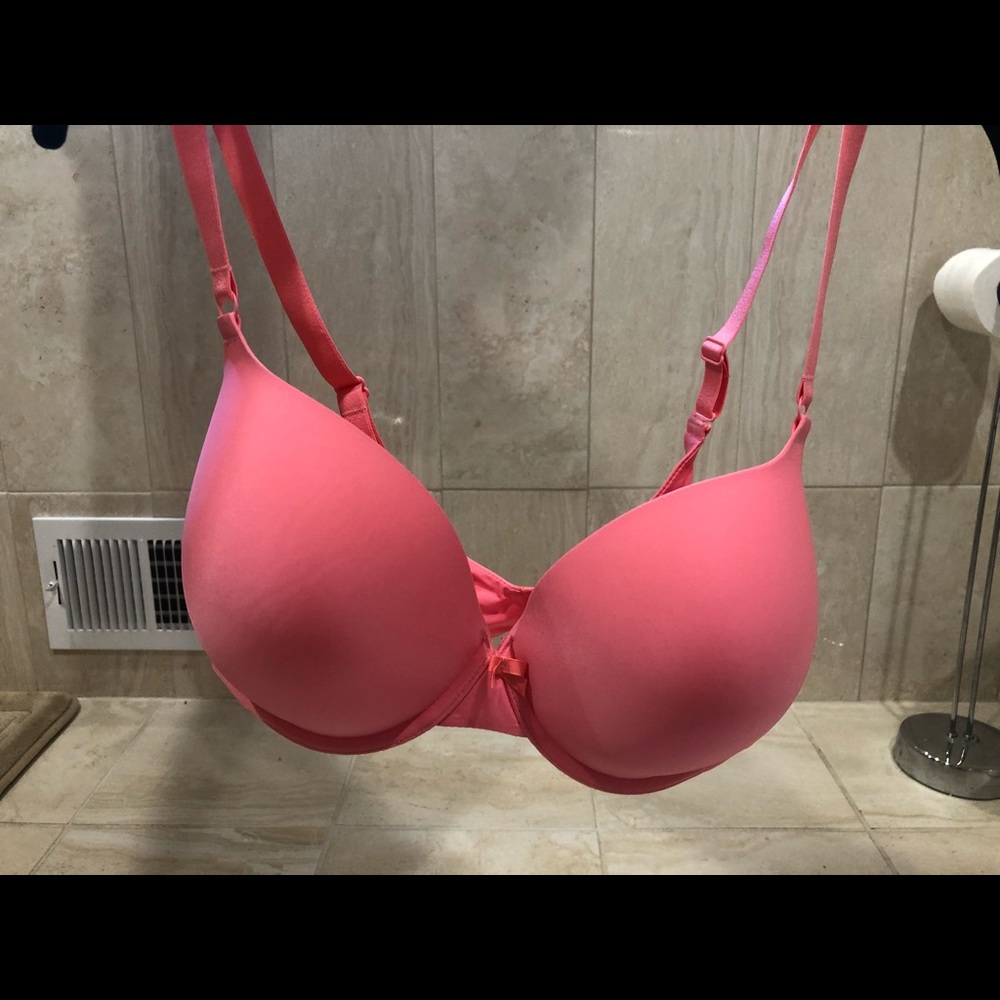Victoria’s Secret hot pink bra